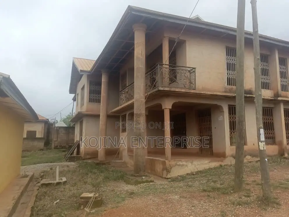 7bdrm House in Ampayoo, Kumasi Metropolitan for sale in Kumasi Metropolitan