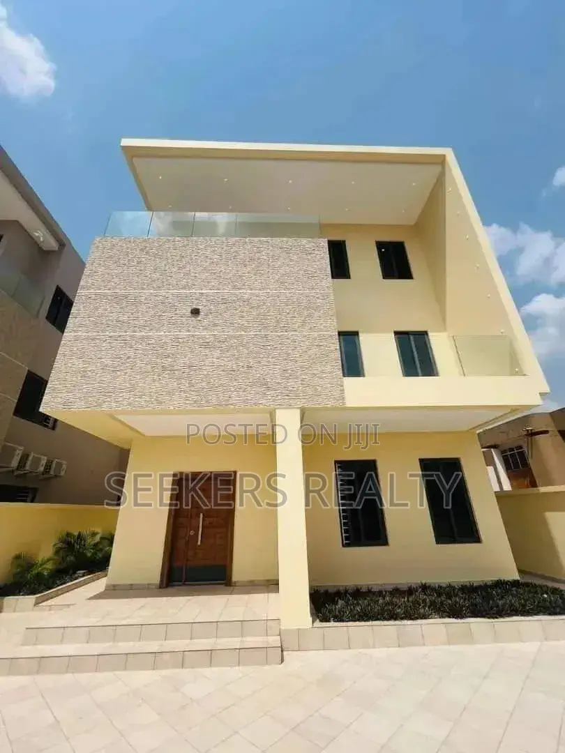 6bdrm House in Seekers Realty, East Legon for sale in East Legon
