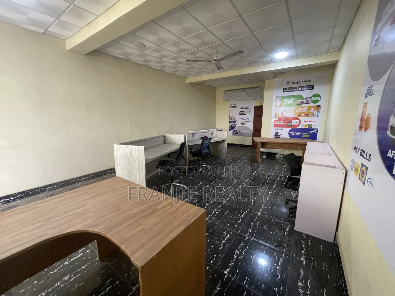 Spacious Shop/Office Space for Rent at Darkuman. in Darkuman