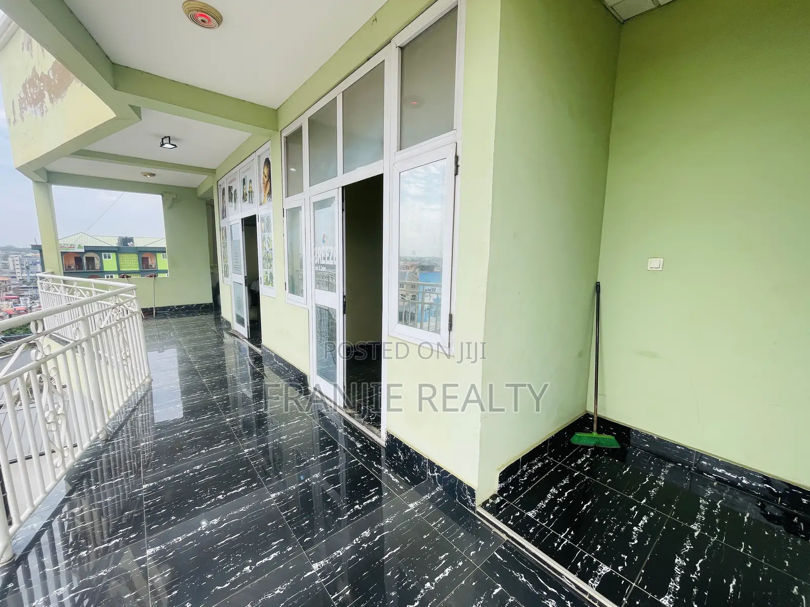 Spacious Shop/Office Space for Rent at Darkuman. in Darkuman
