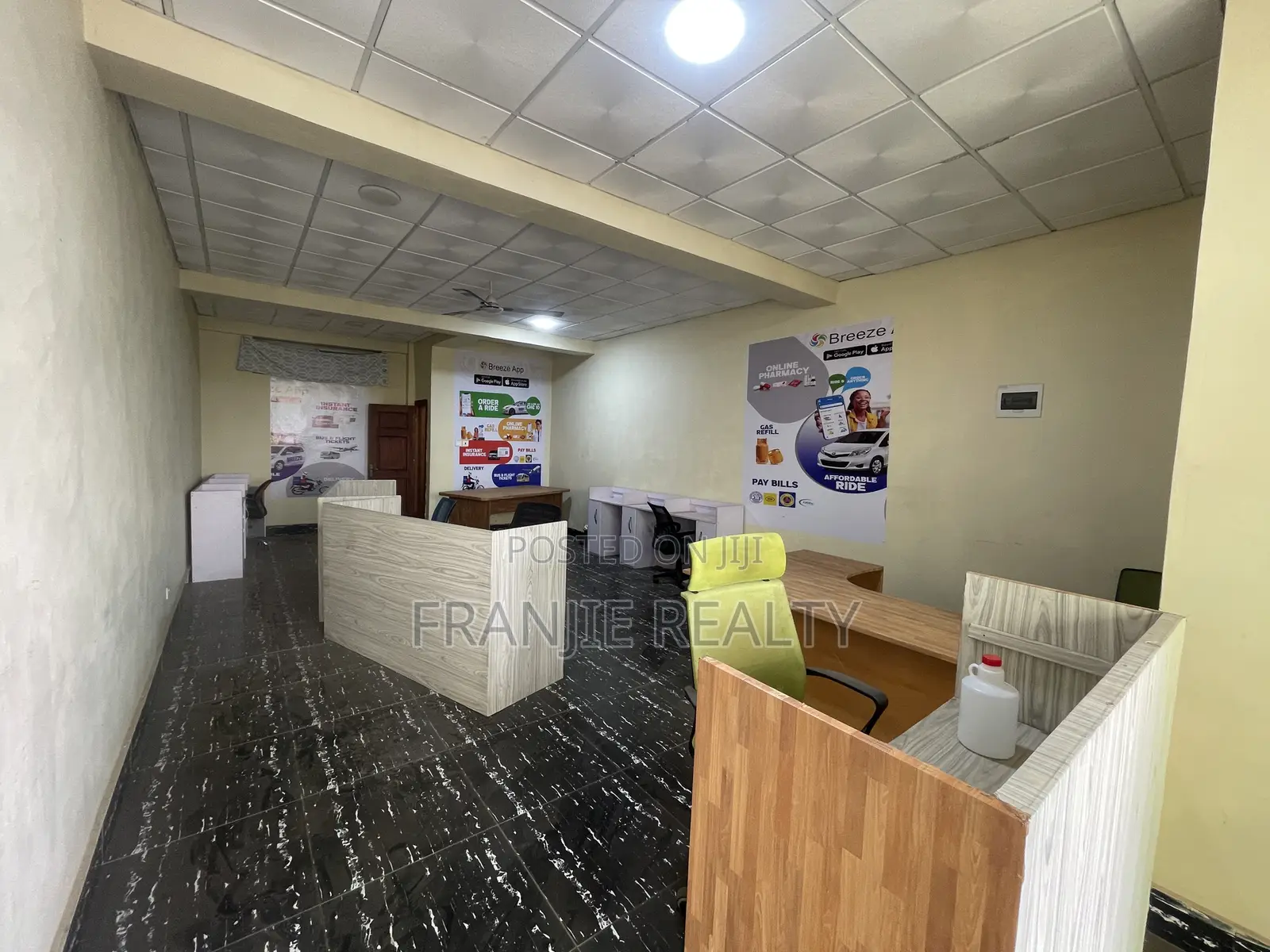 Spacious Shop/Office Space for Rent at Darkuman. in Darkuman