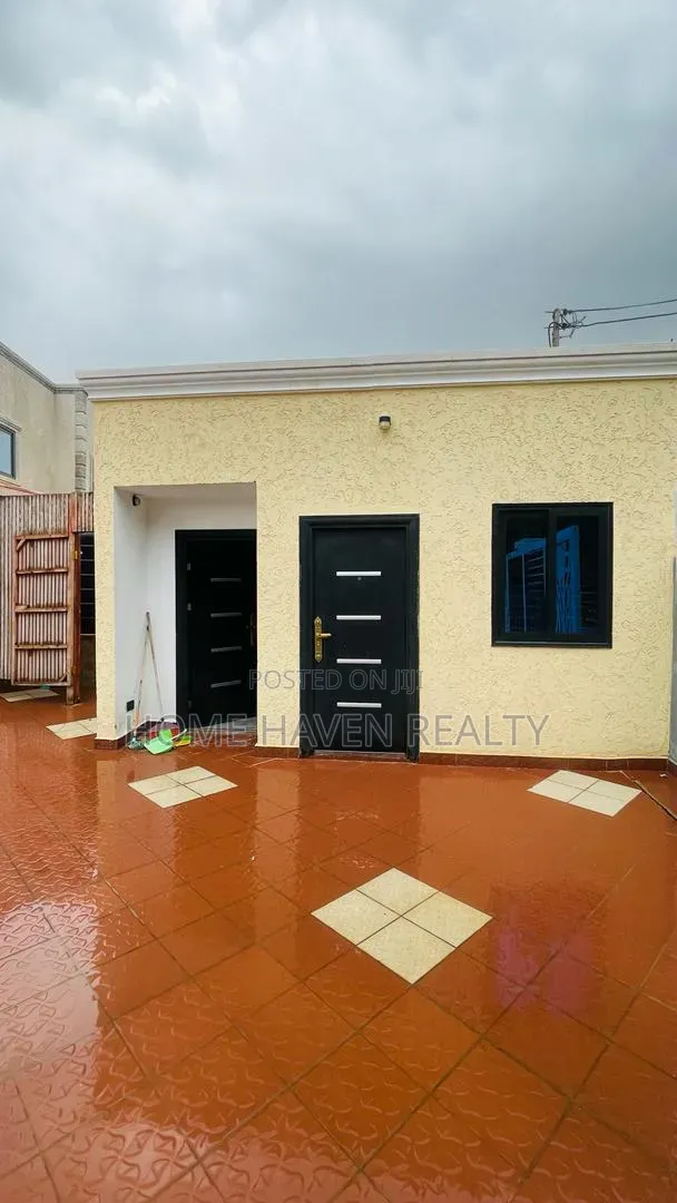 4bdrm House in Kwabenya Adwoa Sarfo for sale in Kwabenya