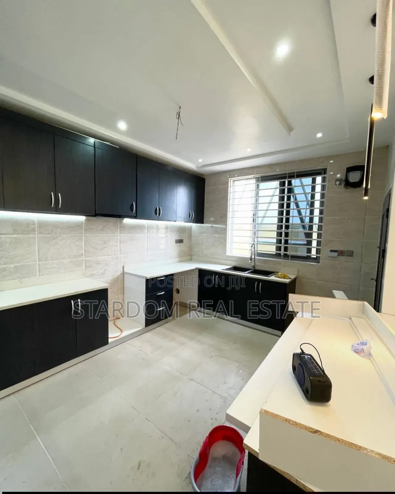 3bdrm Duplex in Borteyman, School Junction for rent in School Junction