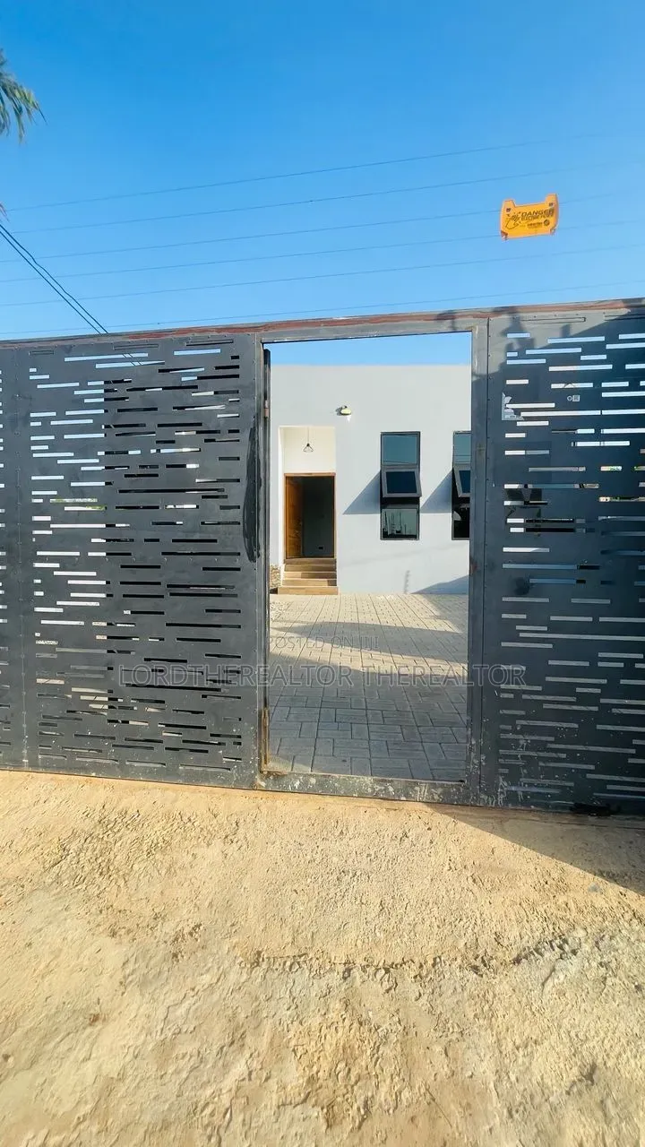 3bdrm House in Pokuase for sale in Pokuase
