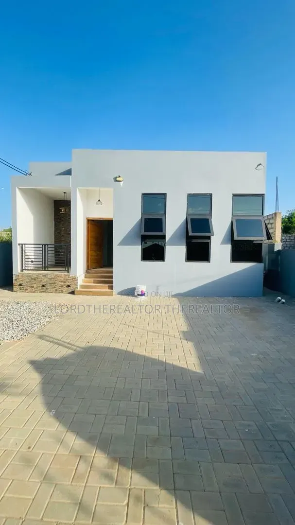 3bdrm House in Pokuase for sale in Pokuase