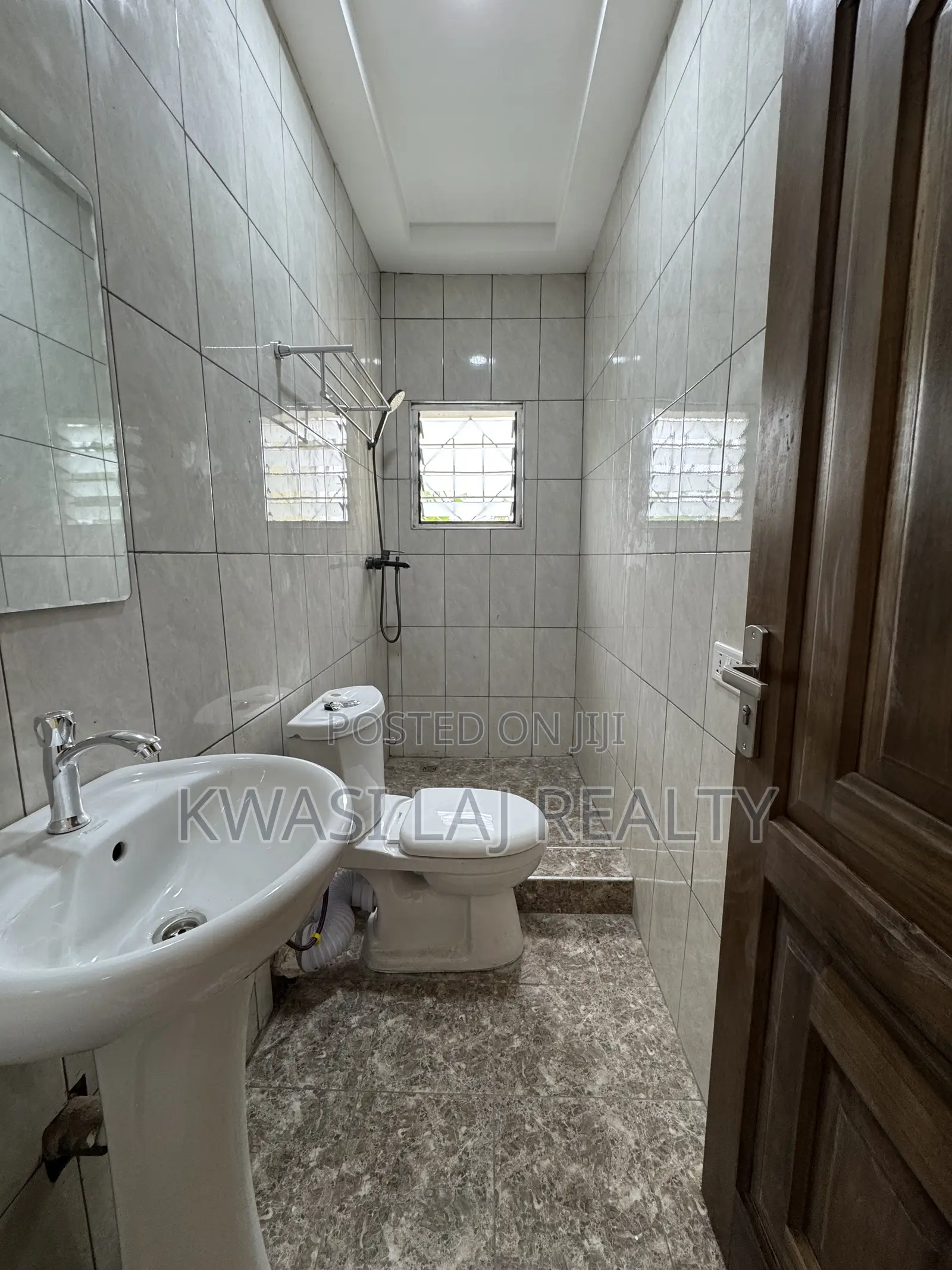 1bdrm Apartment in Redtop, Weija for rent in Weija