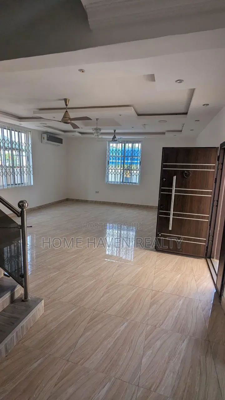 4bdrm House in Atomic Down, Kwabenya for sale in Kwabenya