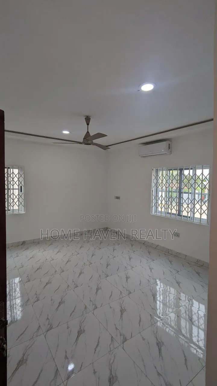 4bdrm House in Atomic Down, Kwabenya for sale in Kwabenya