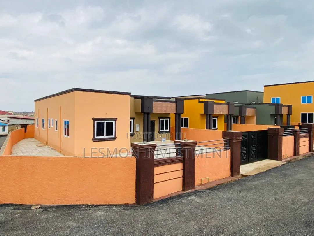 3bdrm House in Baatsona Total for sale in Baatsona Total