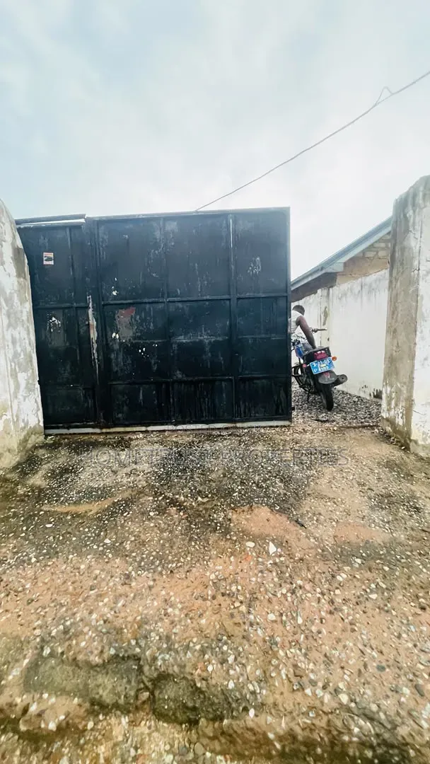 2bdrm House in Ablekuma Amomorle, Pentecost for sale in Pentecost