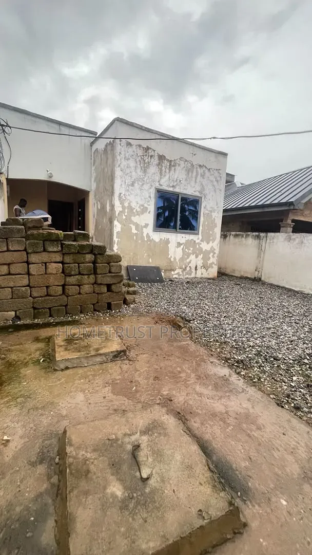 2bdrm House in Ablekuma Amomorle, Pentecost for sale in Pentecost