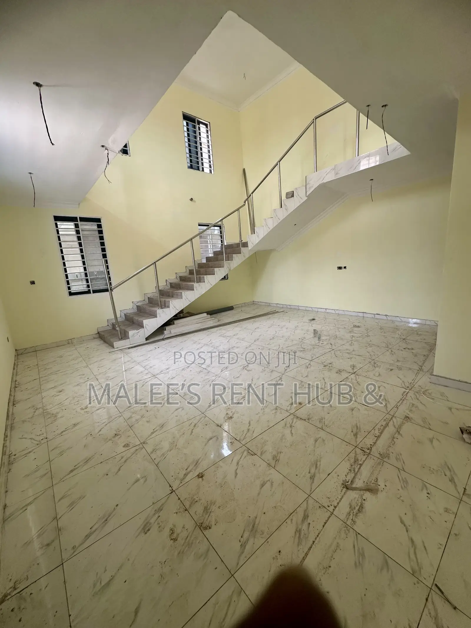 5bdrm Apartment in Maleesrenthub, Spintex for sale in Spintex