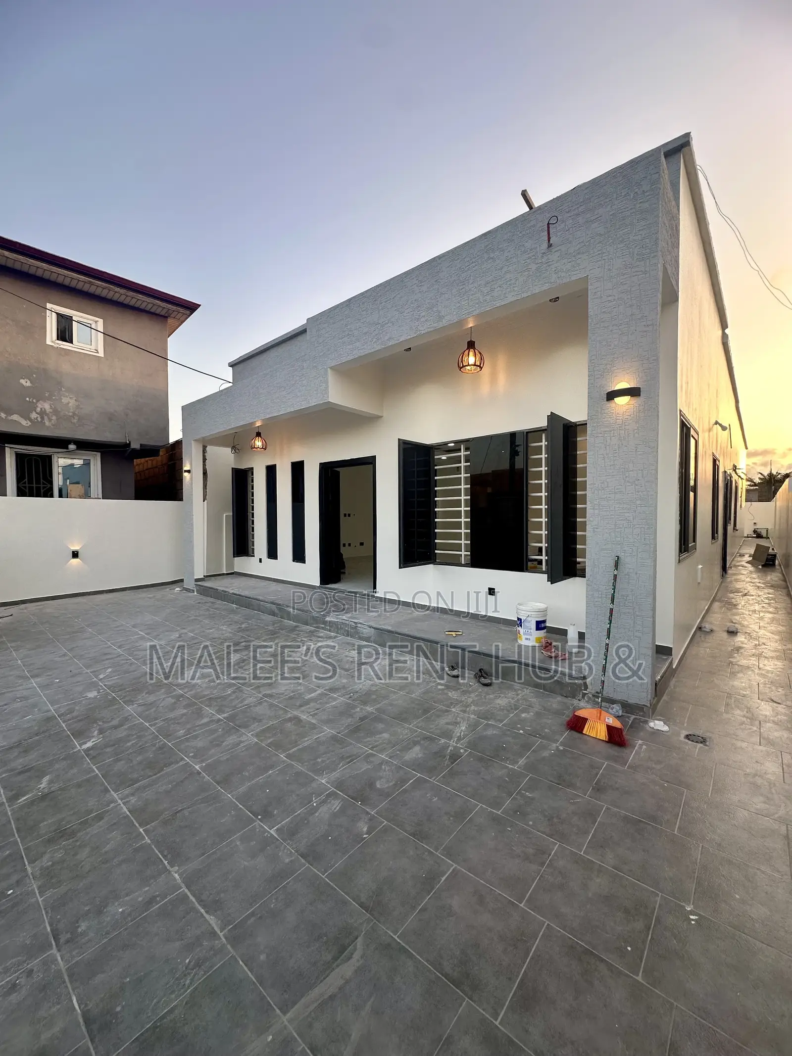 3bdrm House in Maleesrenthub, Spintex for sale in Spintex