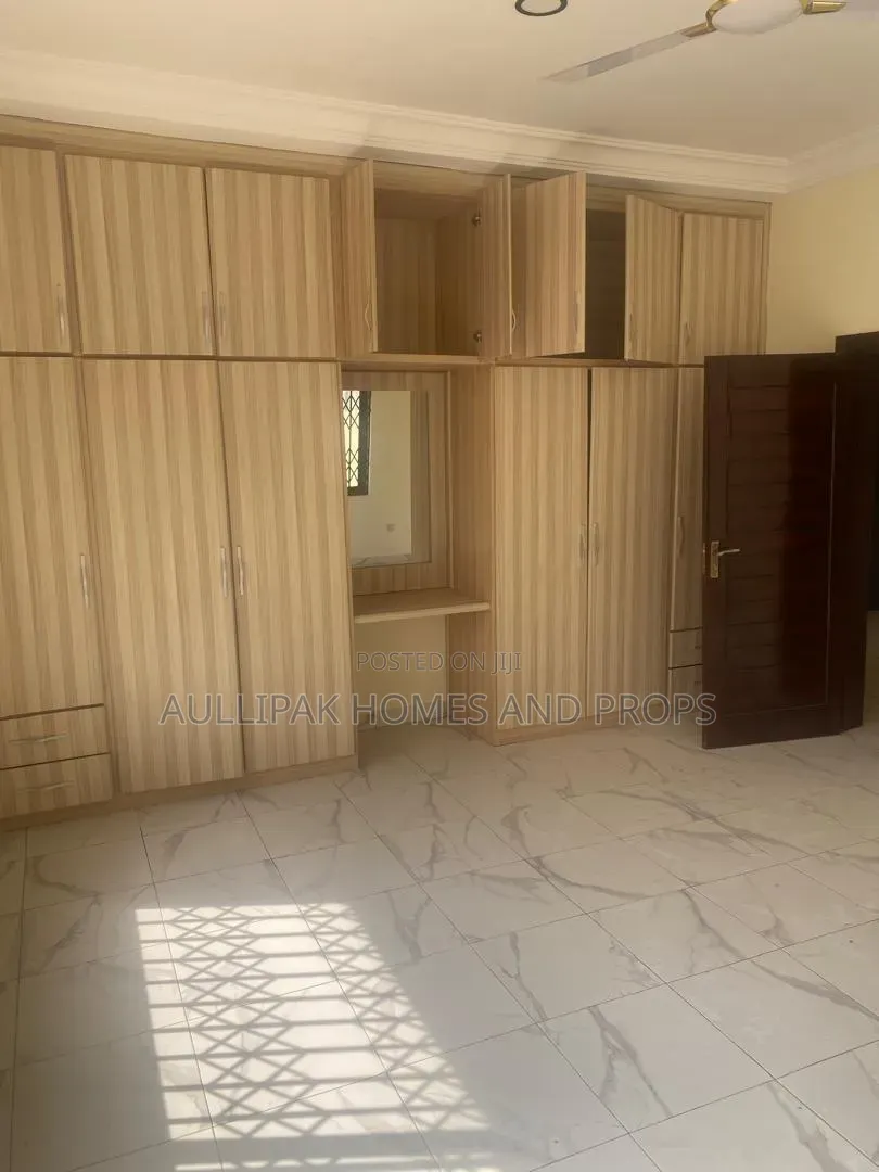 3bdrm House in Lakeside for rent in Lake Side Estate