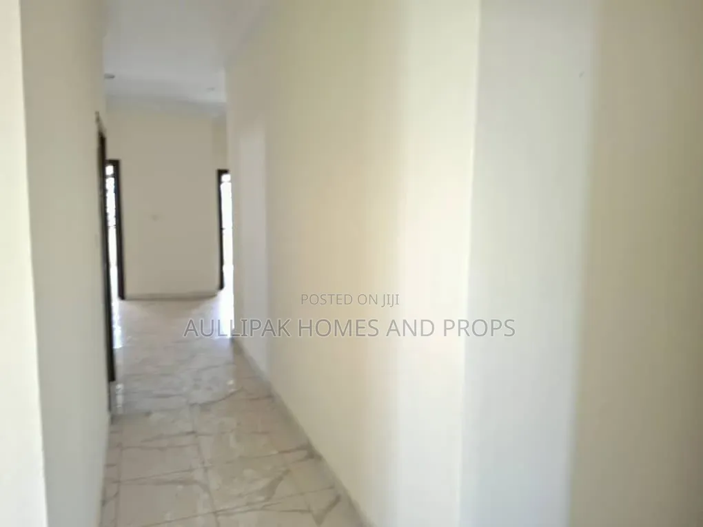 3bdrm House in Lakeside for rent in Lake Side Estate