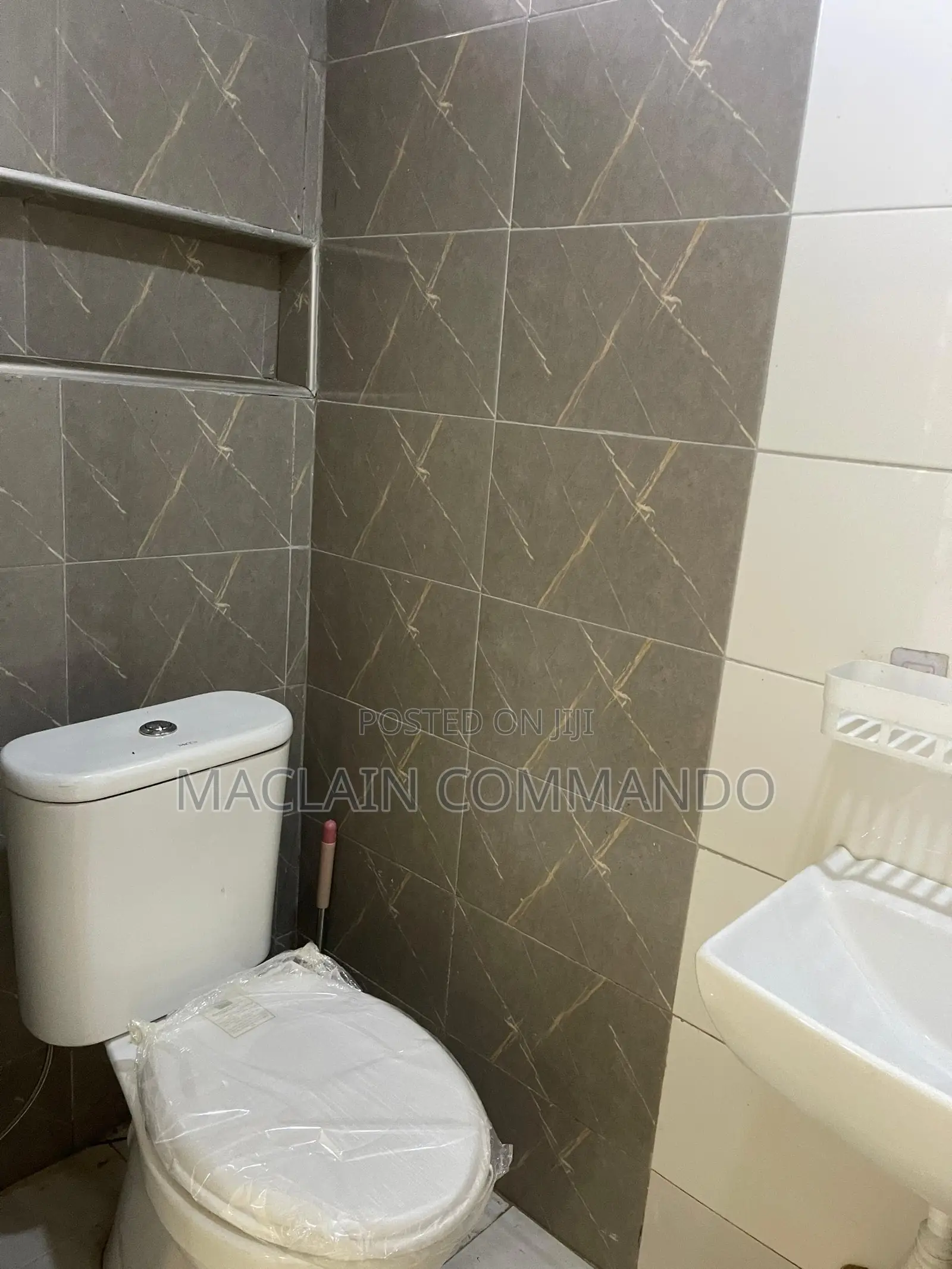 Furnished 1bdrm Apartment in Teshie Yoomo Specs, Ledzokuku-Krowor in Ledzokuku-Krowor