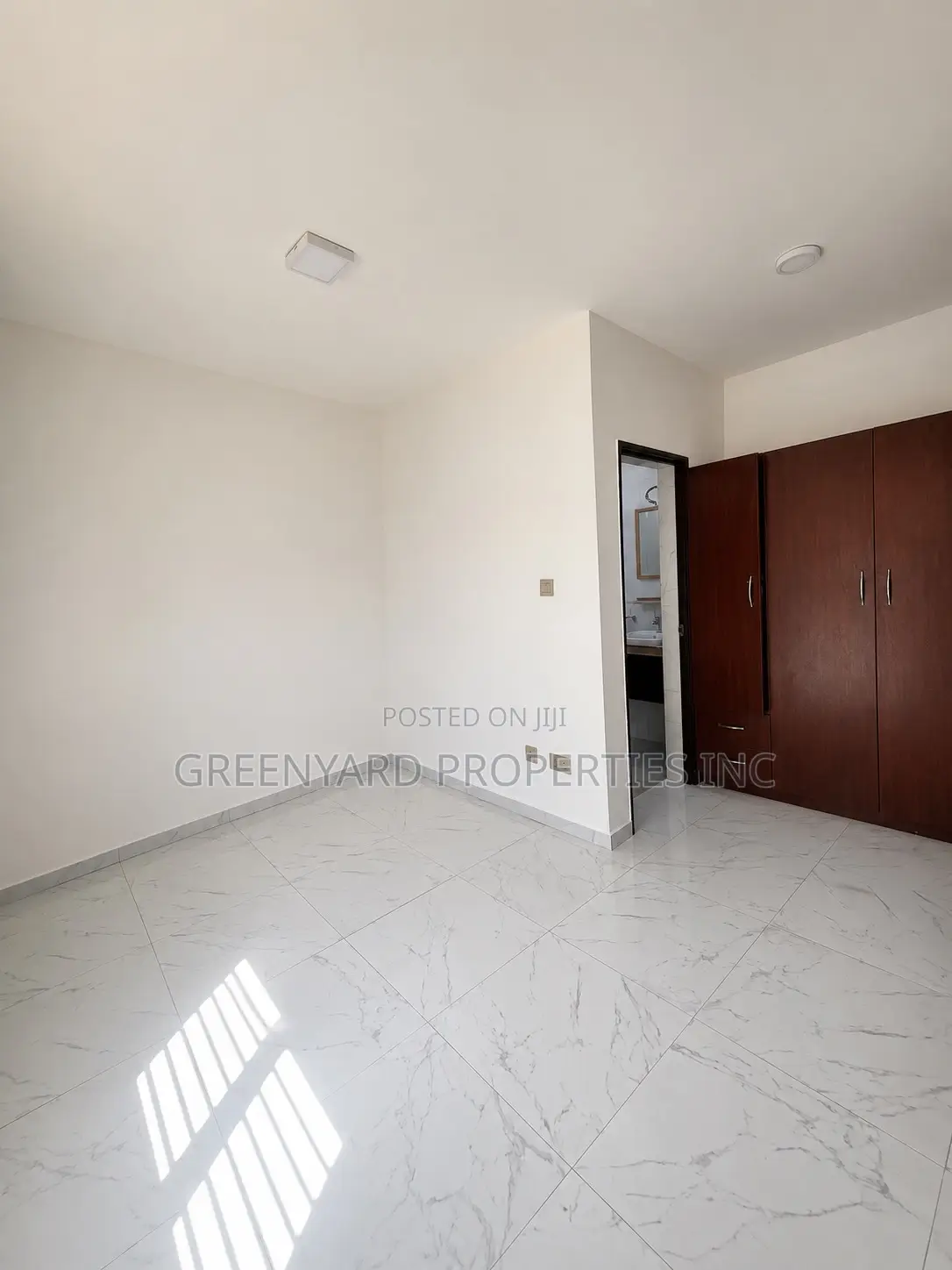 2bdrm Townhouse / Terrace in University Of, Madina for rent in Madina