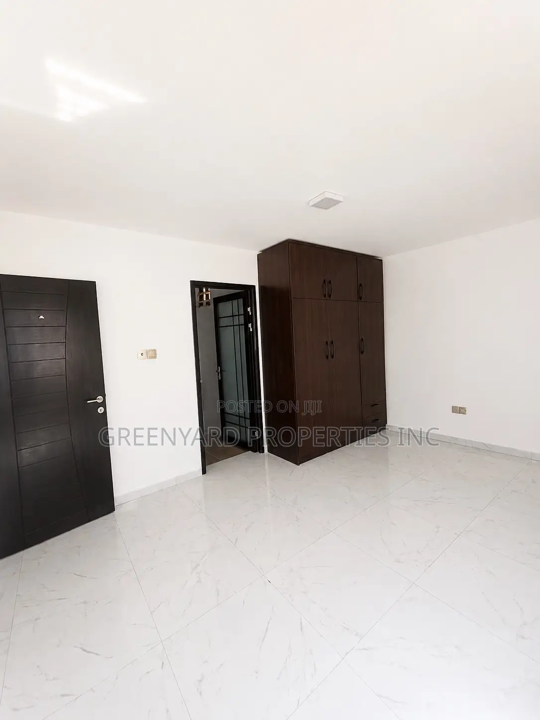 2bdrm Townhouse / Terrace in University Of, Madina for rent in Madina