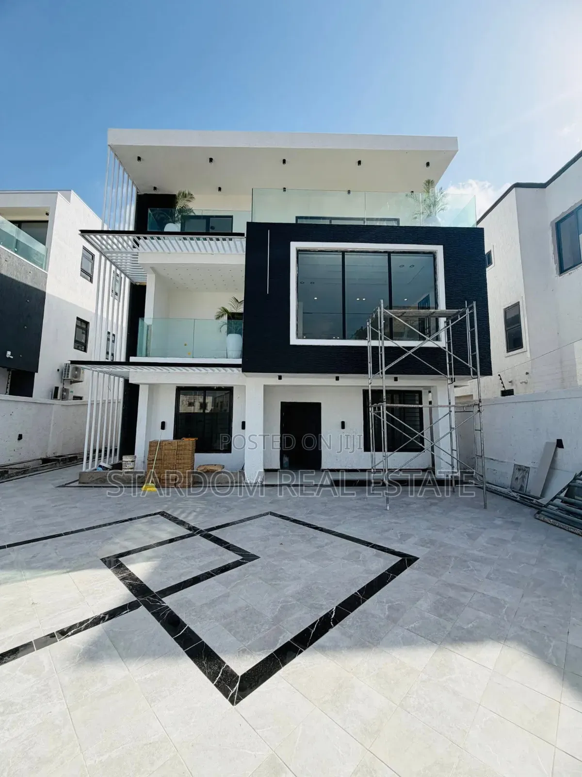 5bdrm Duplex in East Legon Hills, Boundary Road Area for sale in Boundary Road Area
