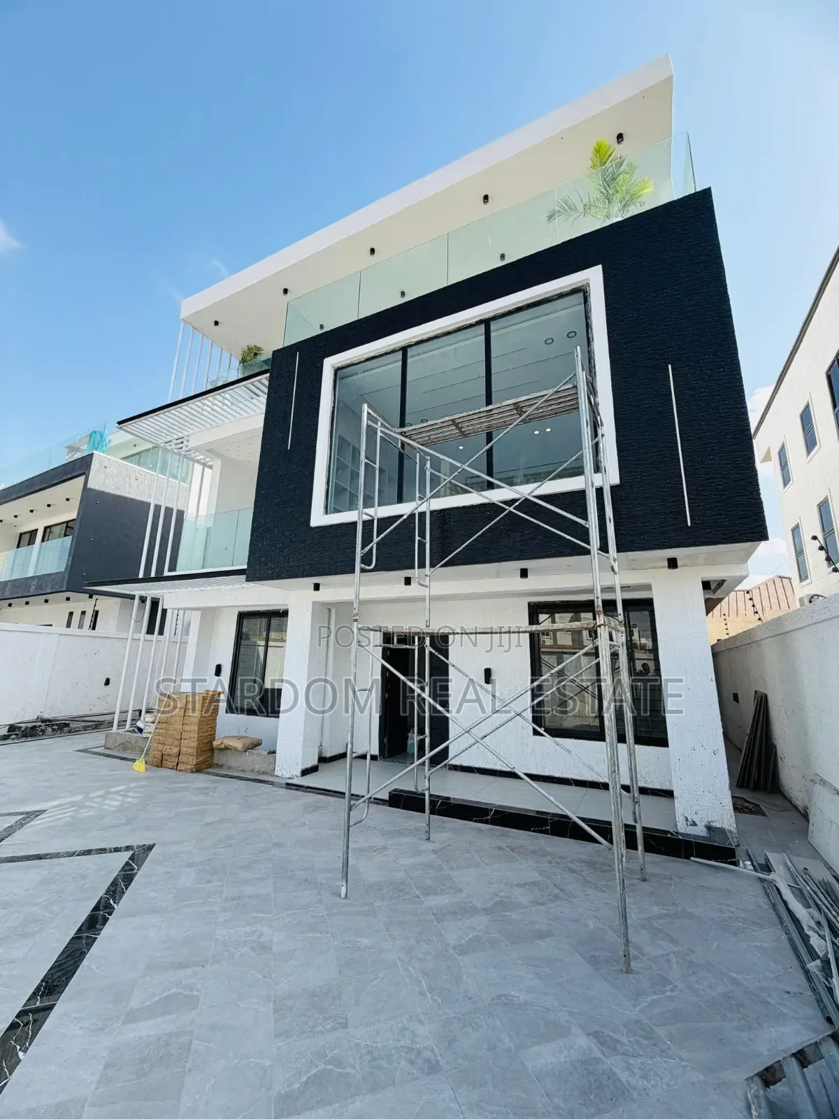 5bdrm Duplex in East Legon Hills, Boundary Road Area for sale in Boundary Road Area