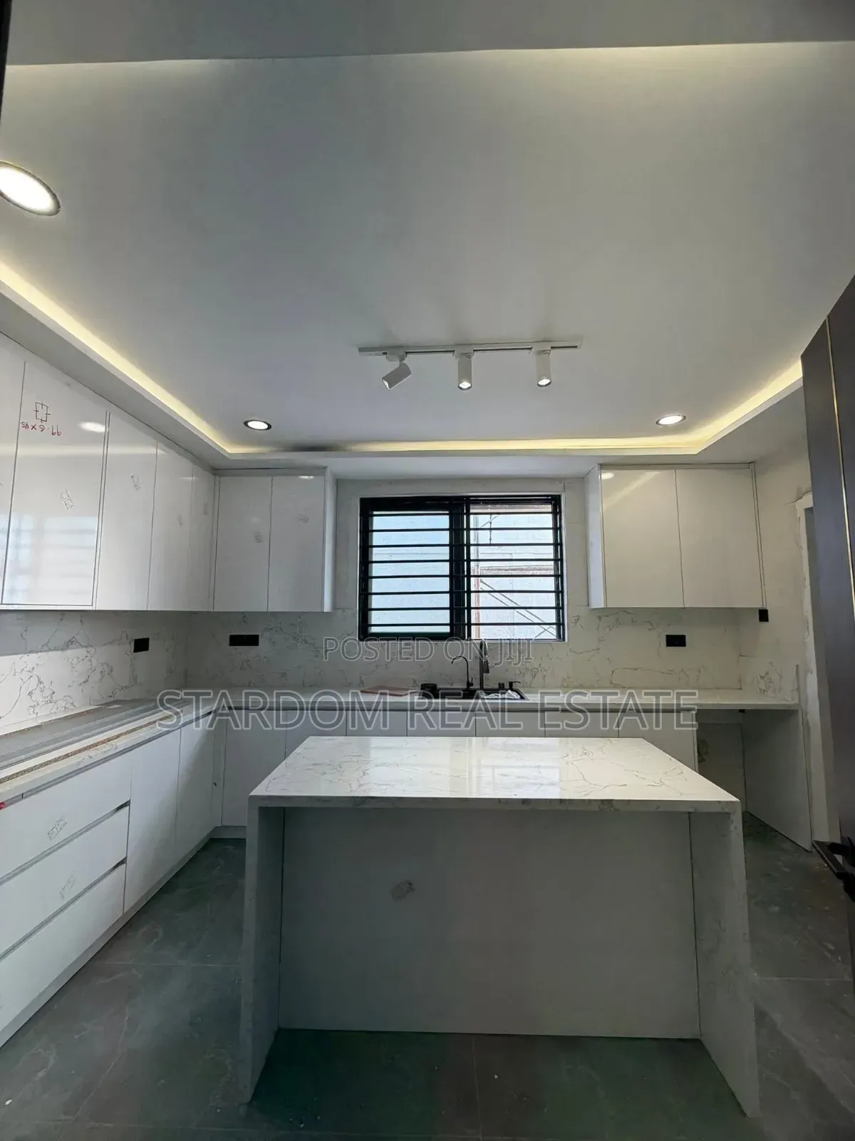 5bdrm Duplex in East Legon Hills, Boundary Road Area for sale in Boundary Road Area