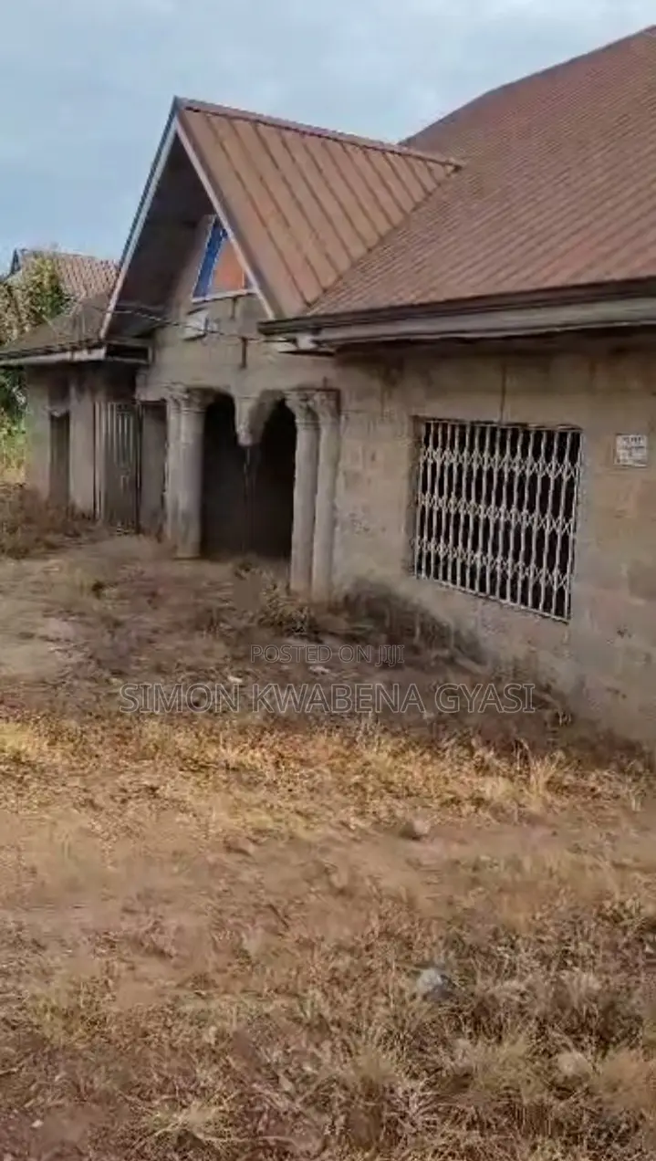 9bdrm House in All Time Estate, Atwima Nwabiagya for sale in Atwima Nwabiagya