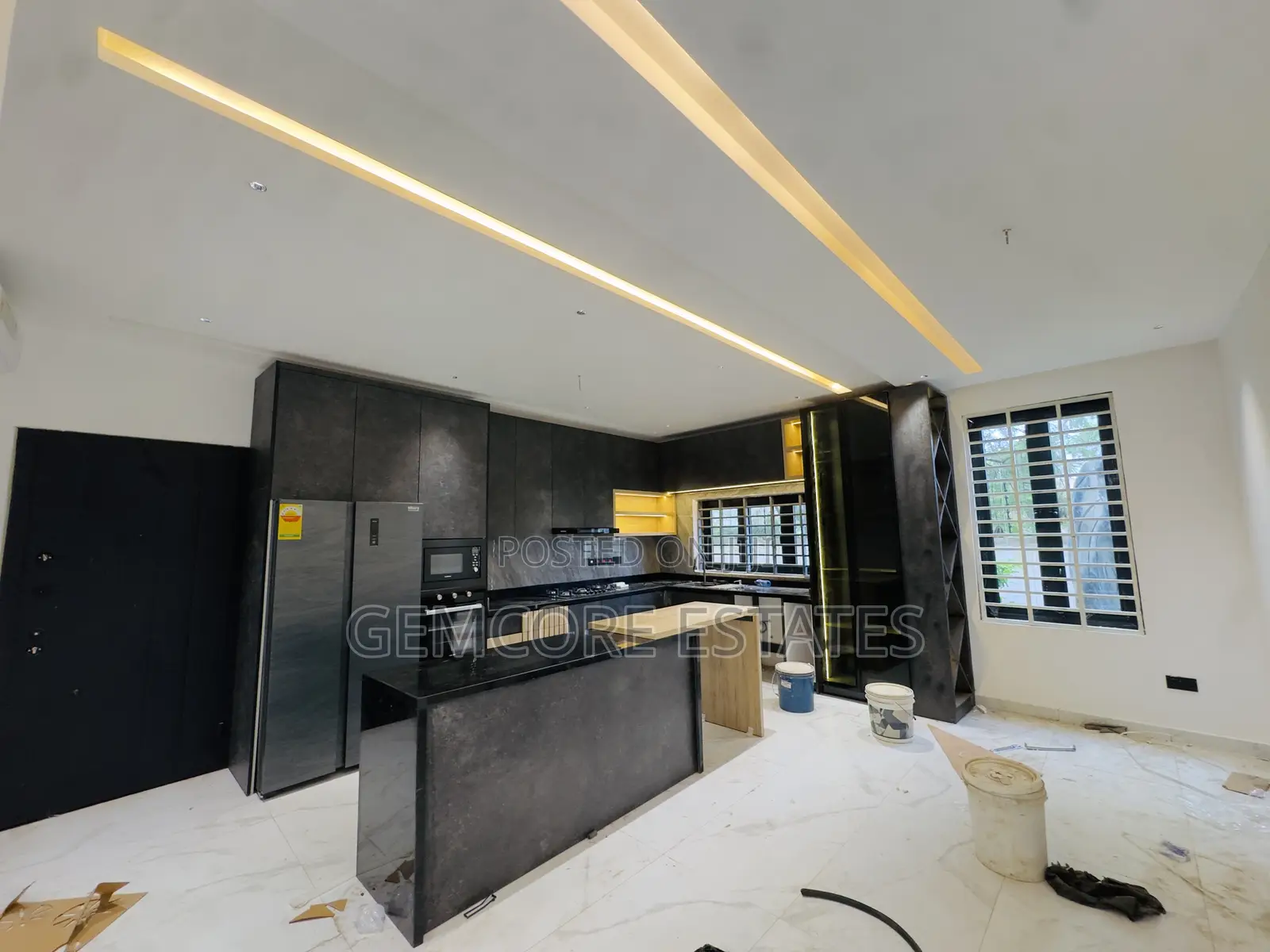 4bdrm Townhouse / Terrace in School Junction, Ashaley Botwe for rent in Ashaley Botwe