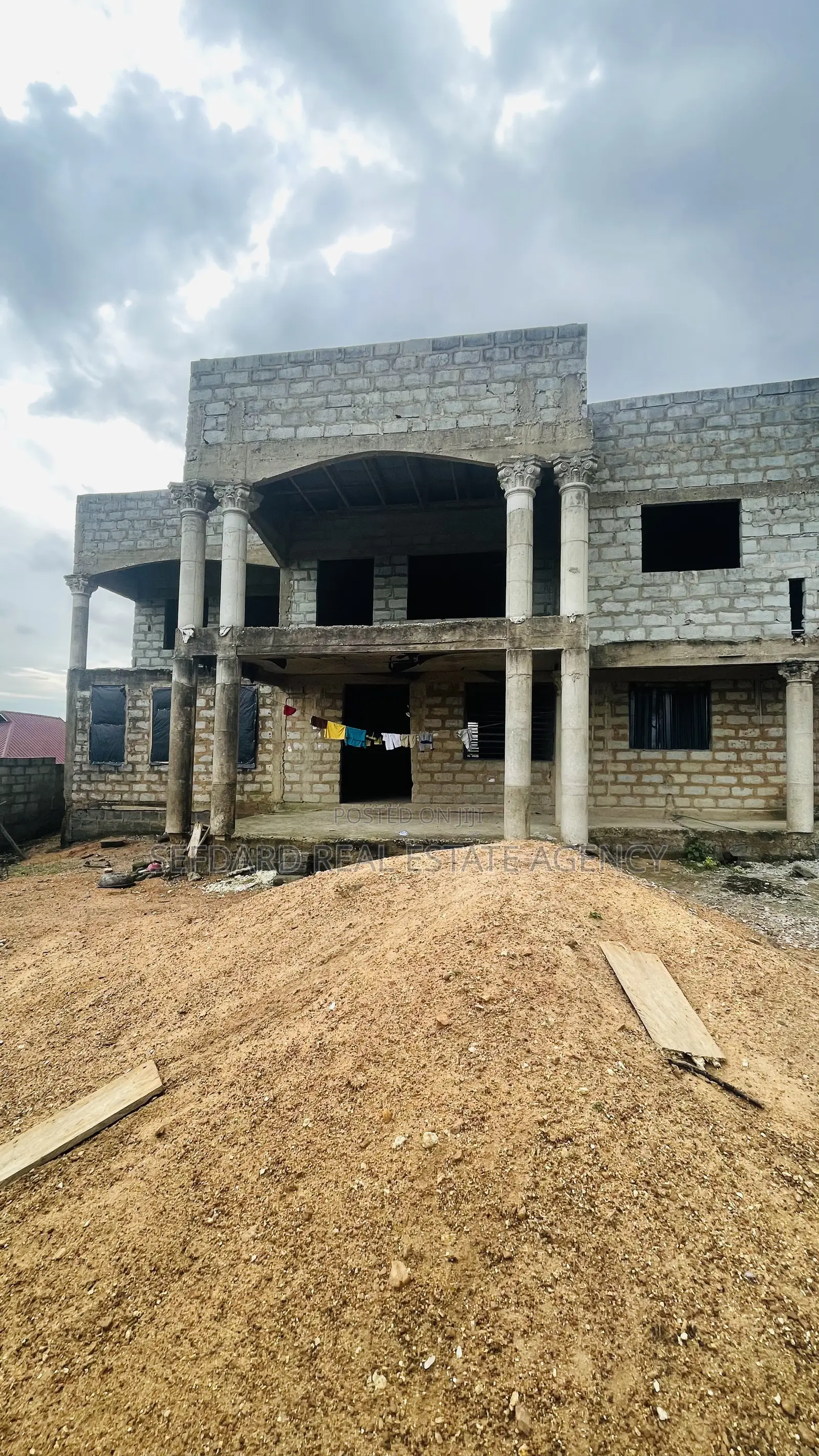 9bdrm House in Sefdard Properties, Amasaman for sale in Amasaman