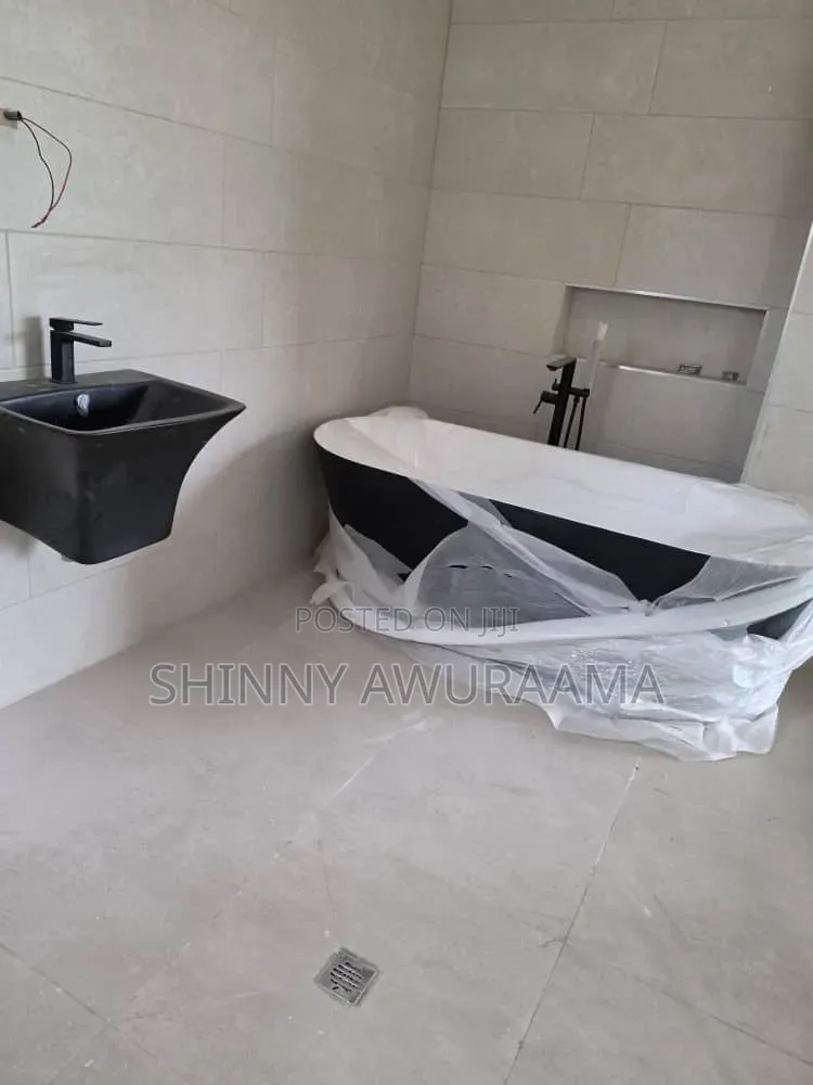 4bdrm House in East Legon, American House for sale in American House