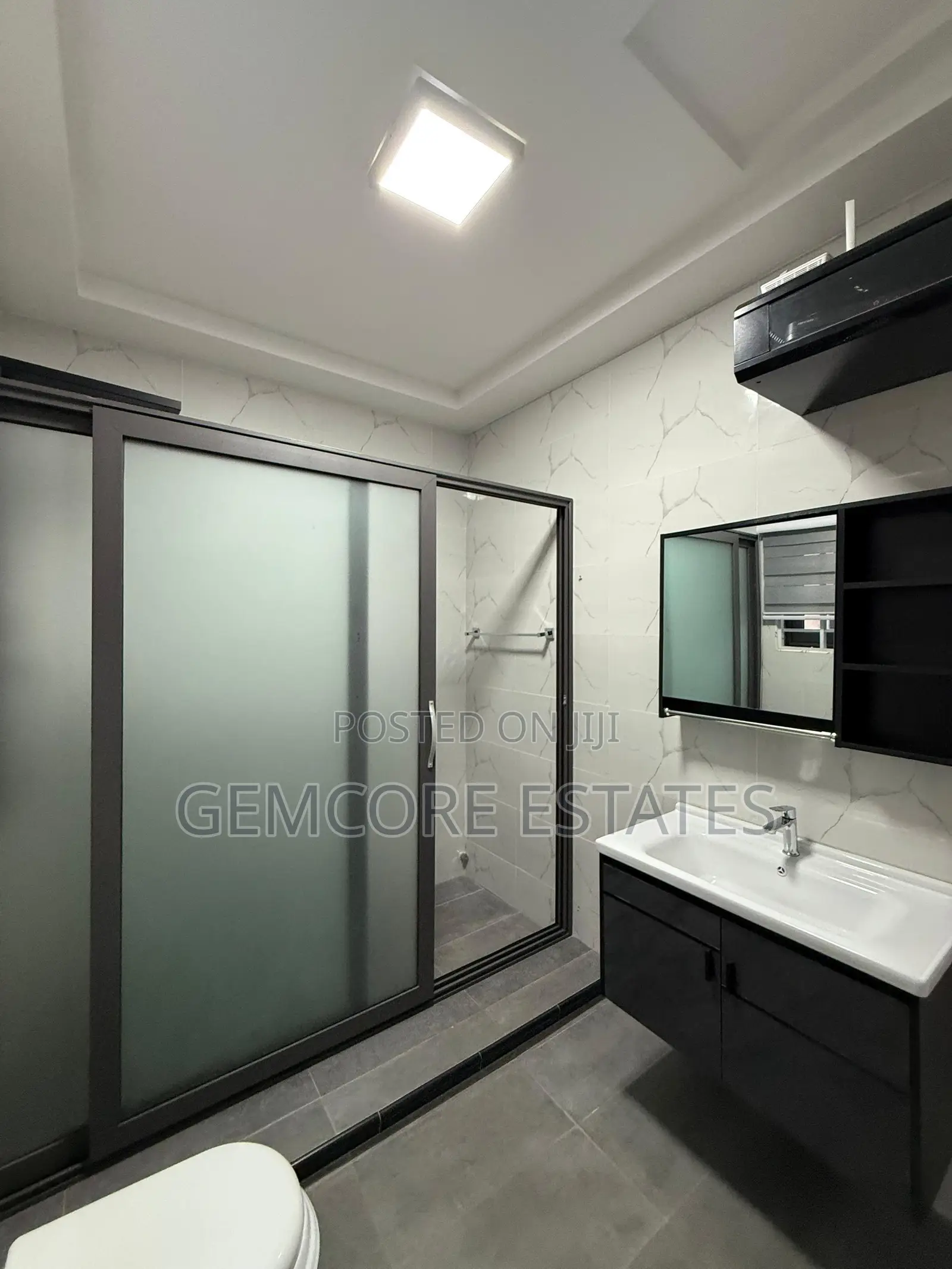Furnished 4bdrm House in East Legon, American House for rent in American House