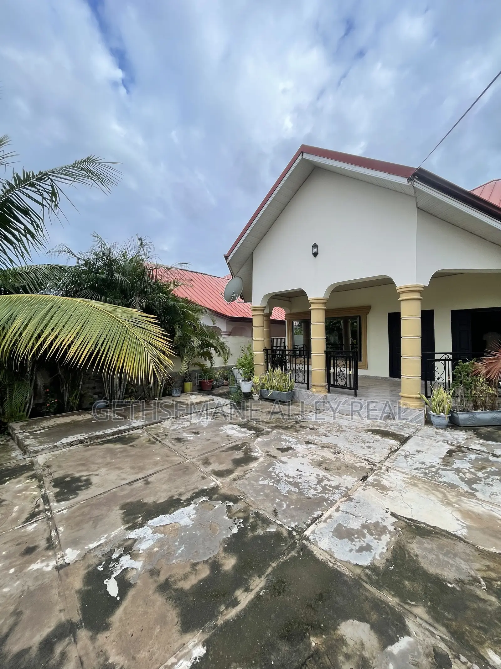 2bdrm House in Ayigbe Town, West for rent in West Hills Mall Area