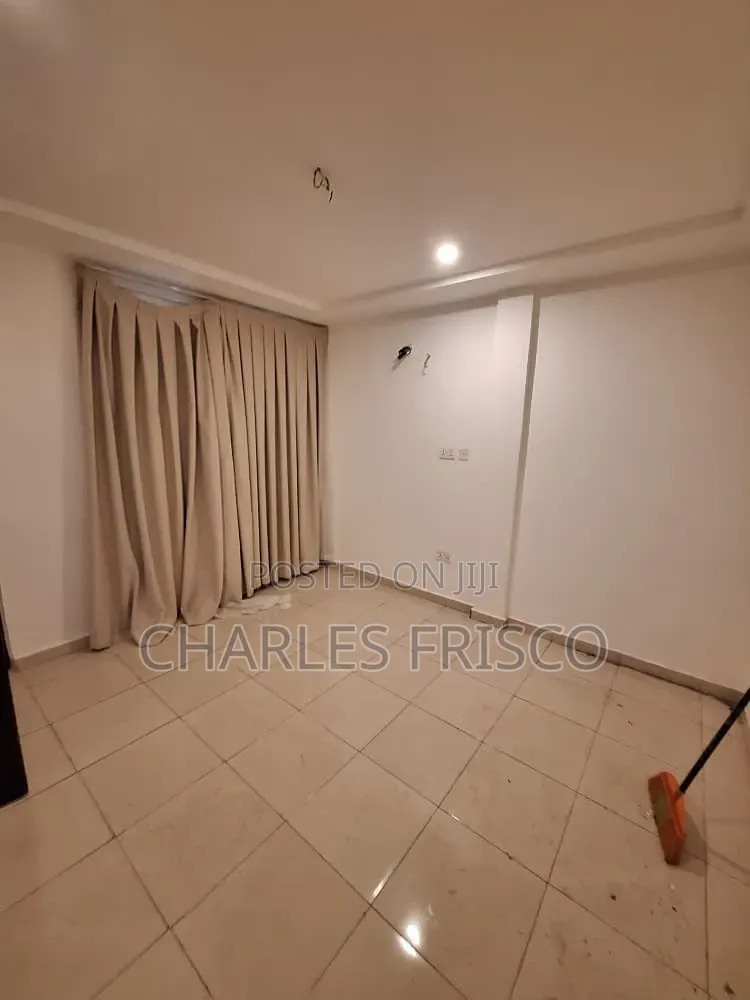 2bdrm Apartment in Botwe School for sale in School Junction