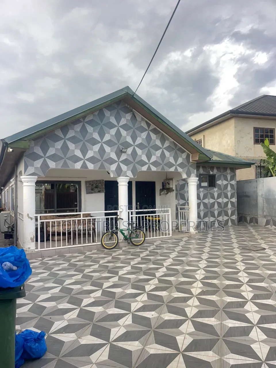 5bdrm House in Amasaman 3 Junction for sale in Amasaman