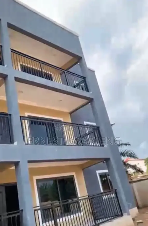5bdrm Apartment in Grandprestige, Lapaz for rent in Lapaz