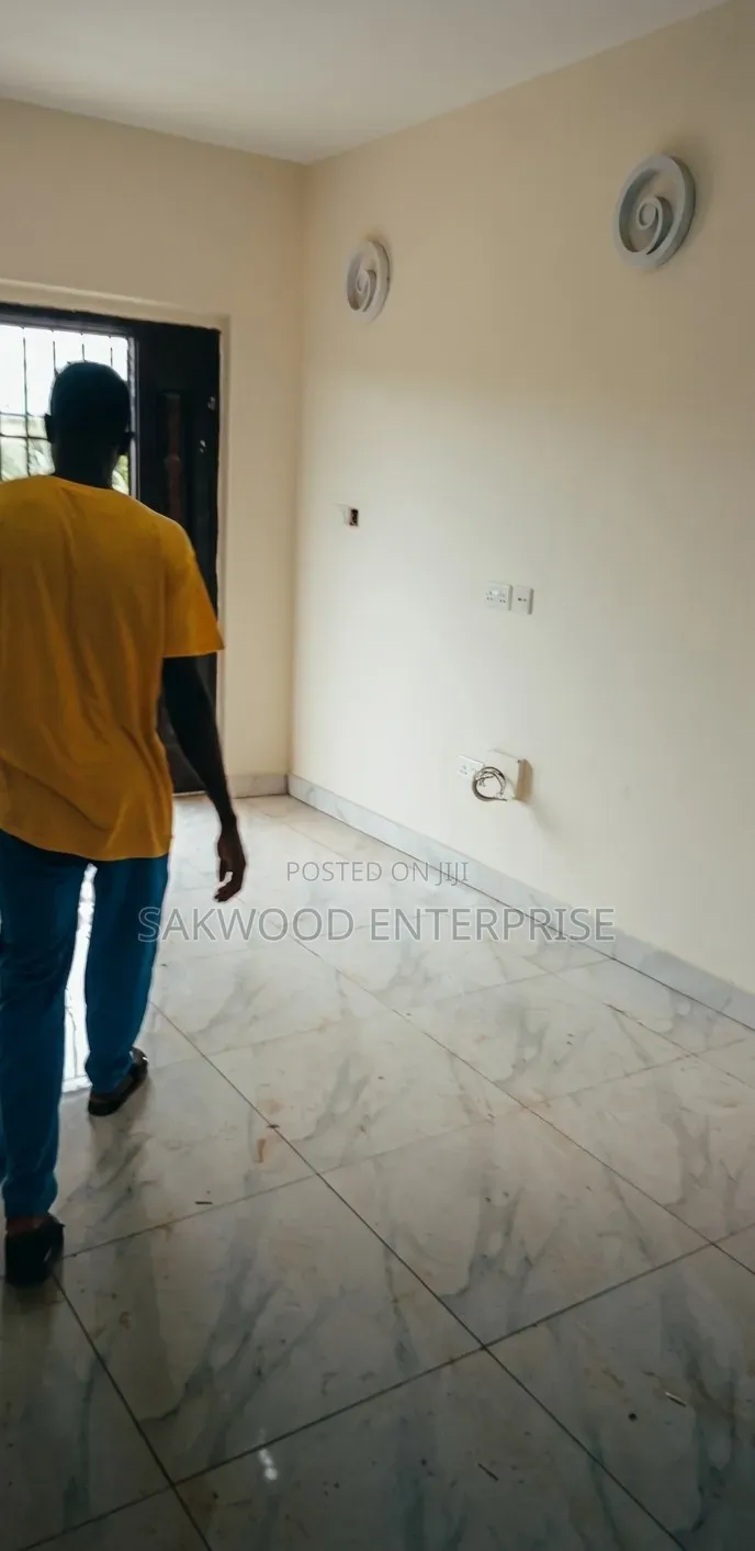 2bdrm Apartment in Sakwood Enterprise, Bawaleshie for rent in Bawaleshie