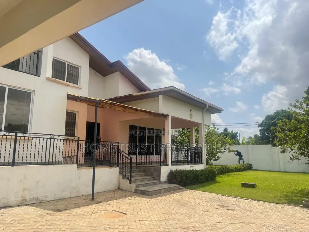 7bdrm Duplex in Kwabenya Acp for rent in Kwabenya