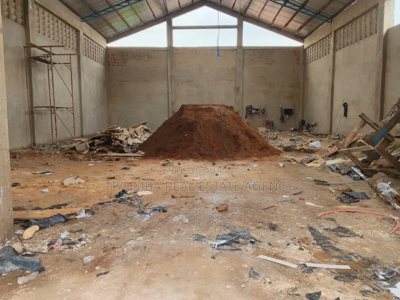 500sqm Warehouse for Rent. in Mile 7