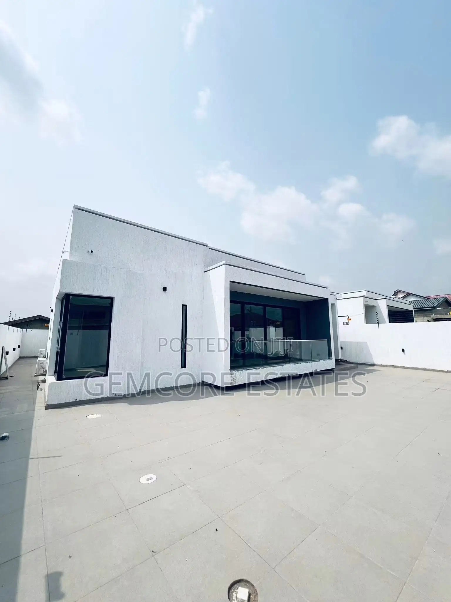 3bdrm House in Lakeside Estate for sale in Lake Side Estate