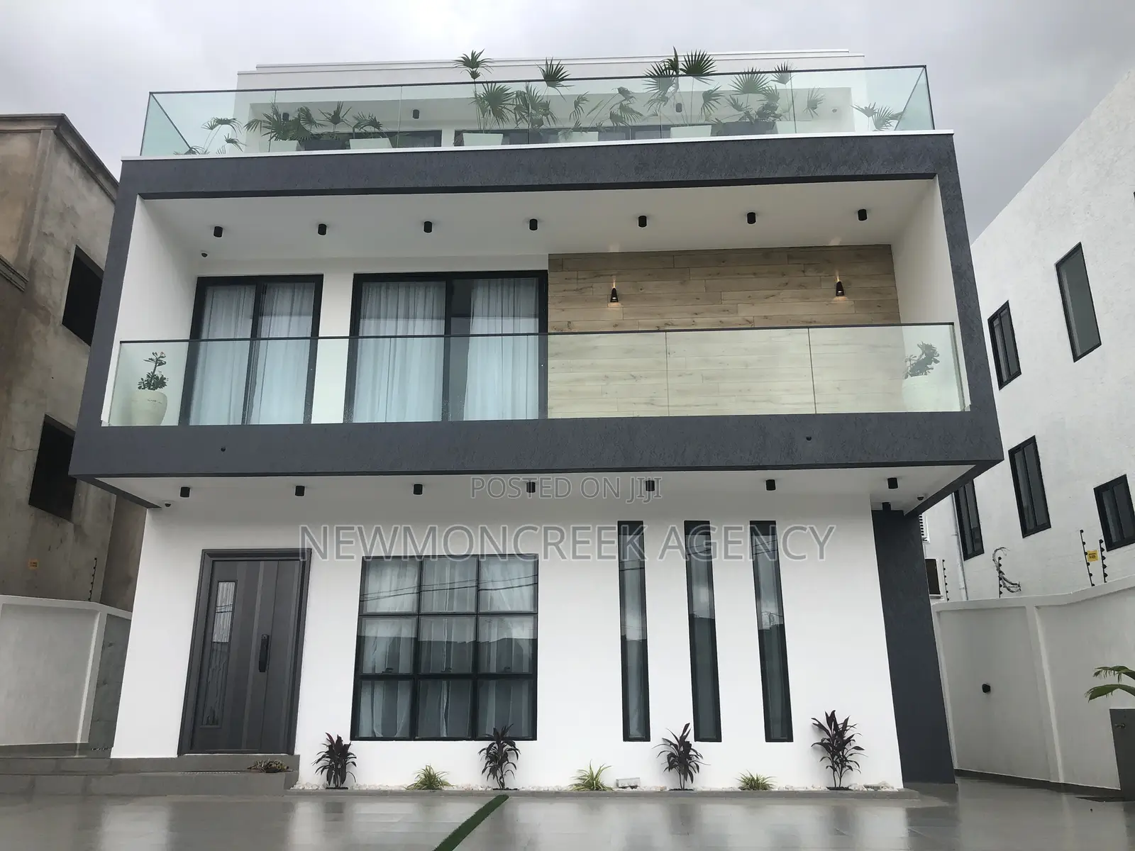 Furnished 5bdrm Duplex in With Pool East Legon, Accra Metropolitan in Accra Metropolitan