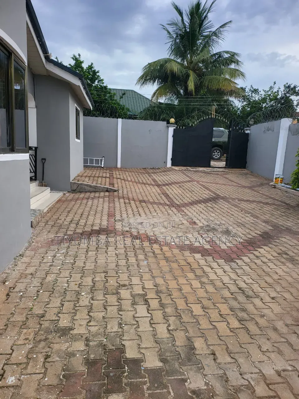 4bdrm House in Tantra Hills Accra., Ola Achool Area for rent in Ola Achool Area
