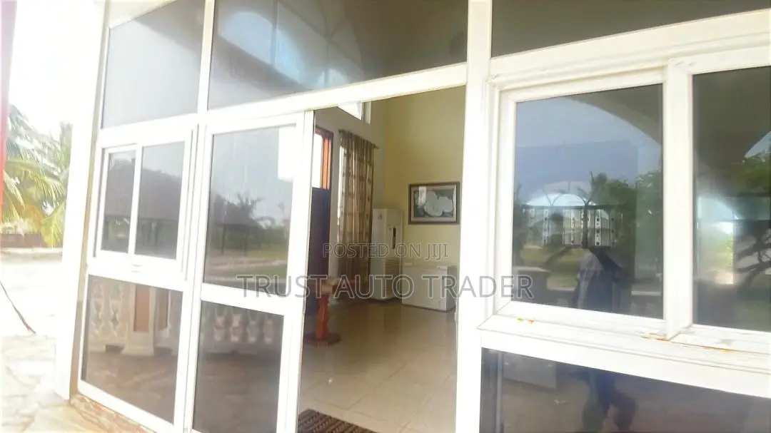 10bdrm Villa in Beachfront Resort for sale in Prampram