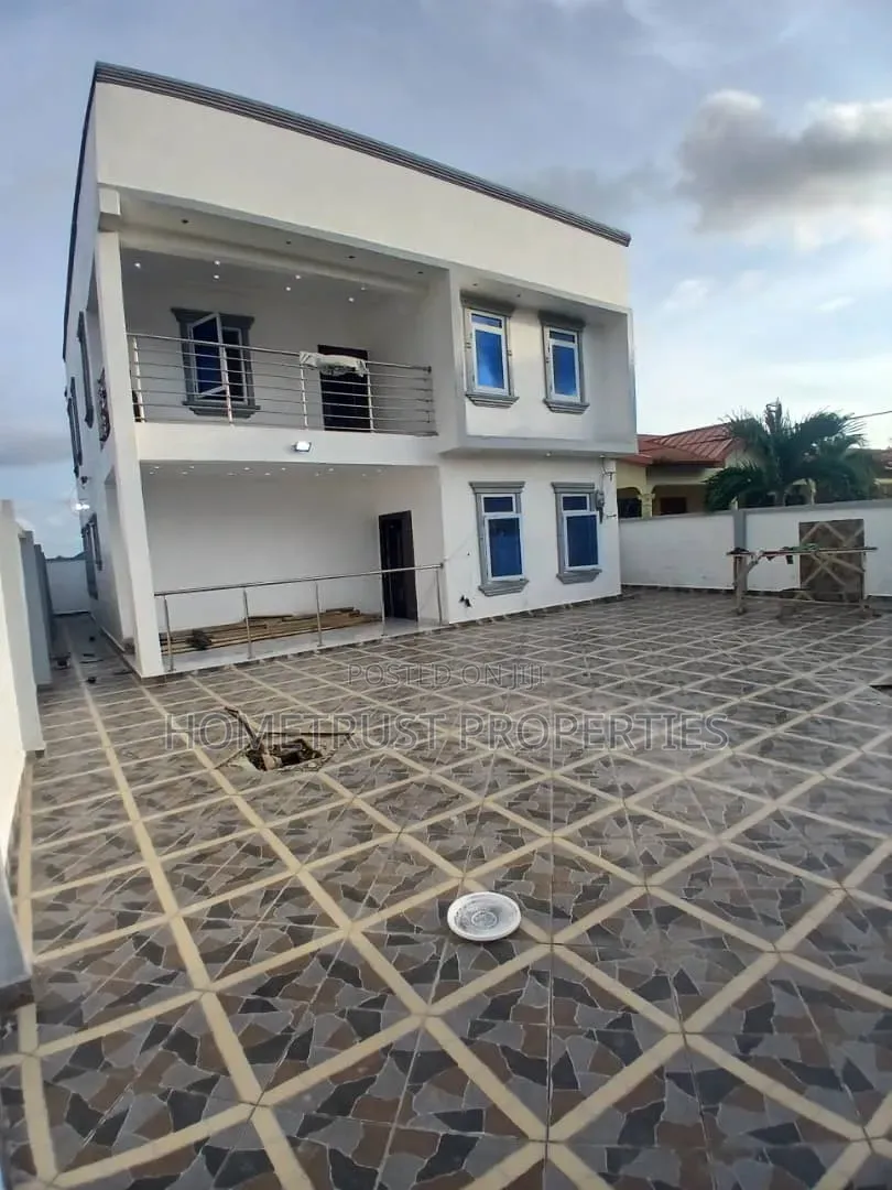 3bdrm Duplex in Amasaman Stadium for sale in Amasaman