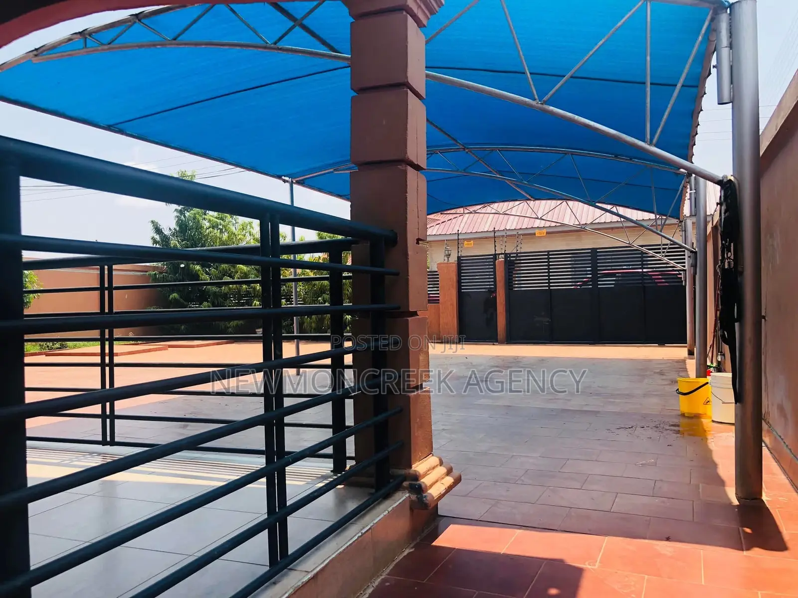 4bdrm Bungalow in Oyibi Junction, Accra Metropolitan for sale in Accra Metropolitan