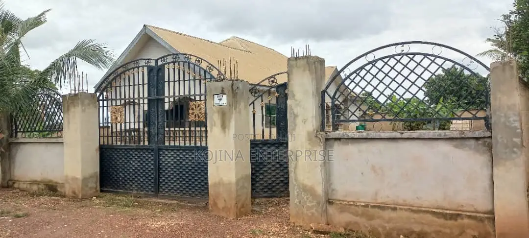 4bdrm House in Pakyi No2, Kumasi Metropolitan for sale in Kumasi Metropolitan