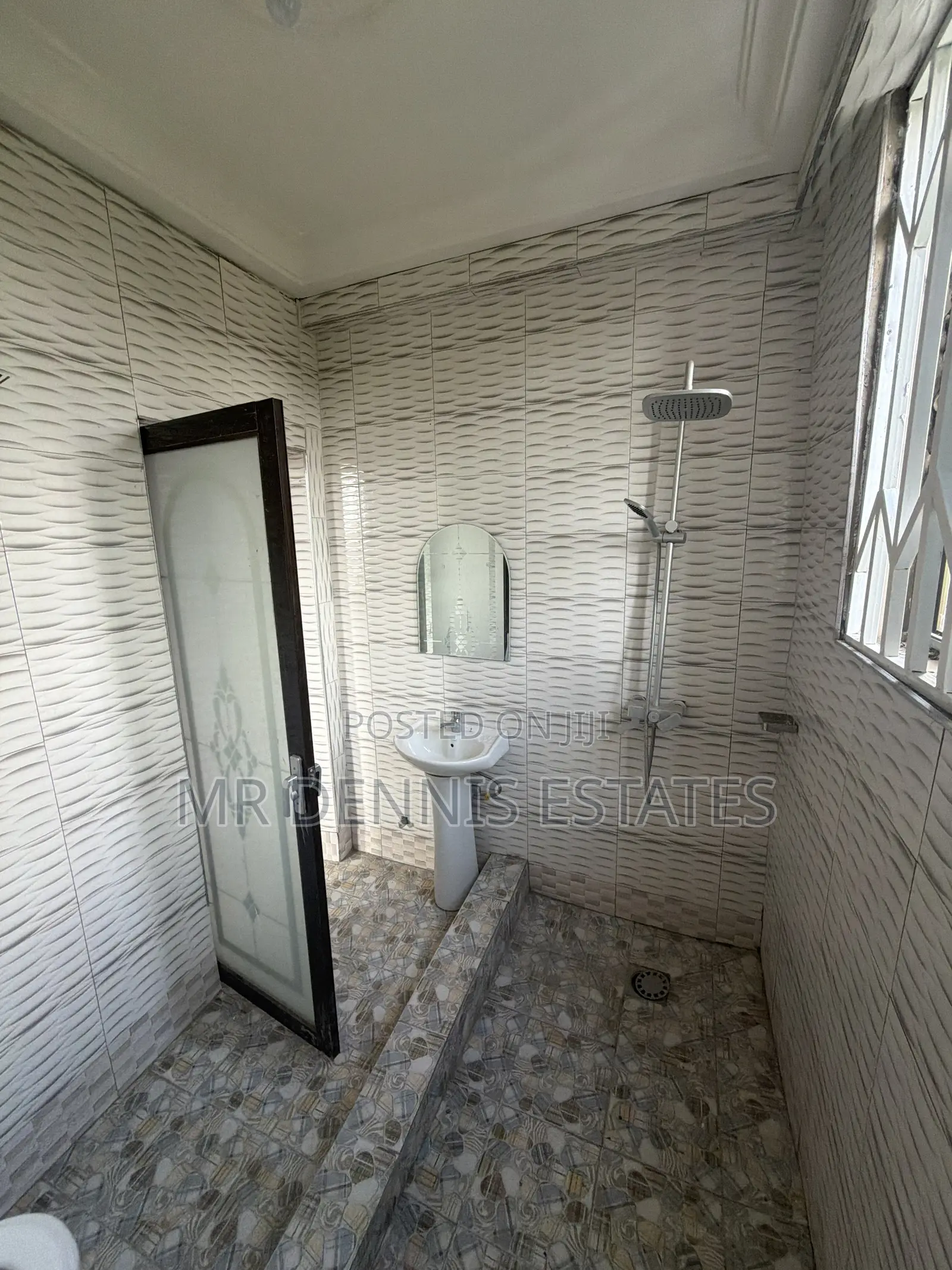 2bdrm Apartment in Westhills Mall for rent in West Hills Mall Area