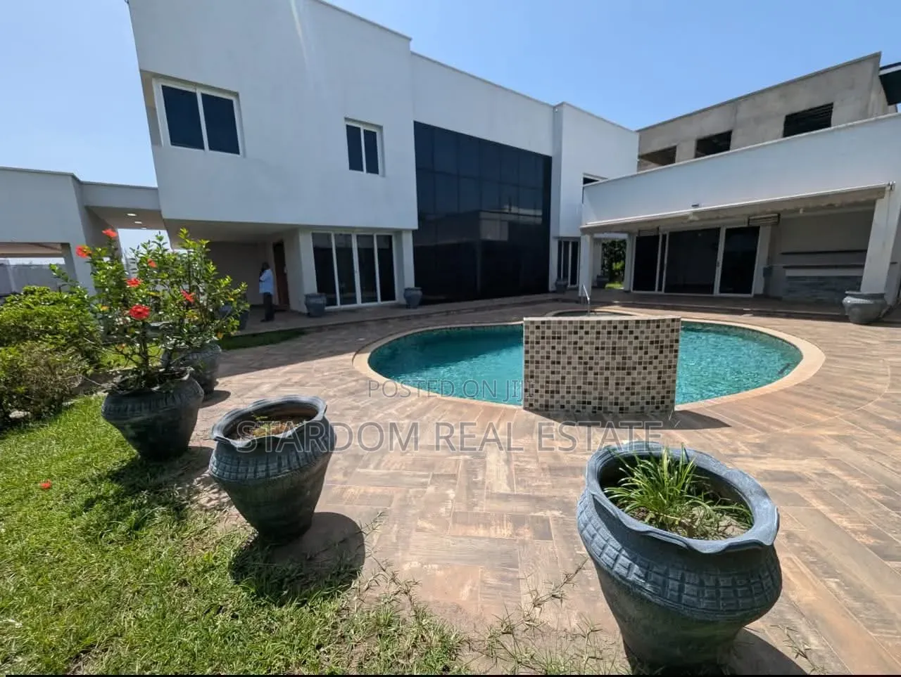 Furnished 5bdrm Mansion in Airport Hills for sale in Airport Residential Area