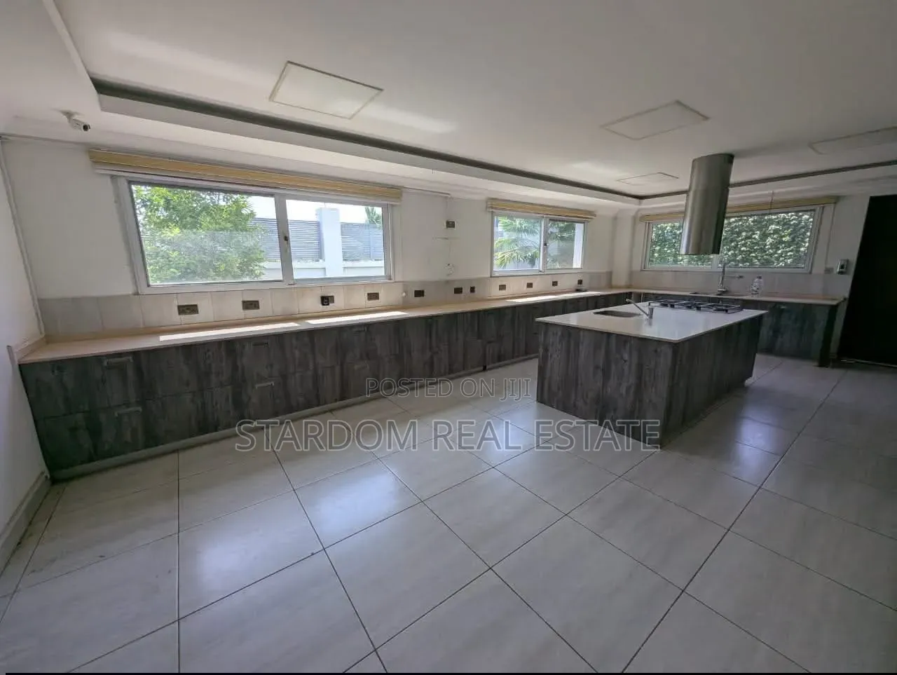 Furnished 5bdrm Mansion in Airport Hills for sale in Airport Residential Area
