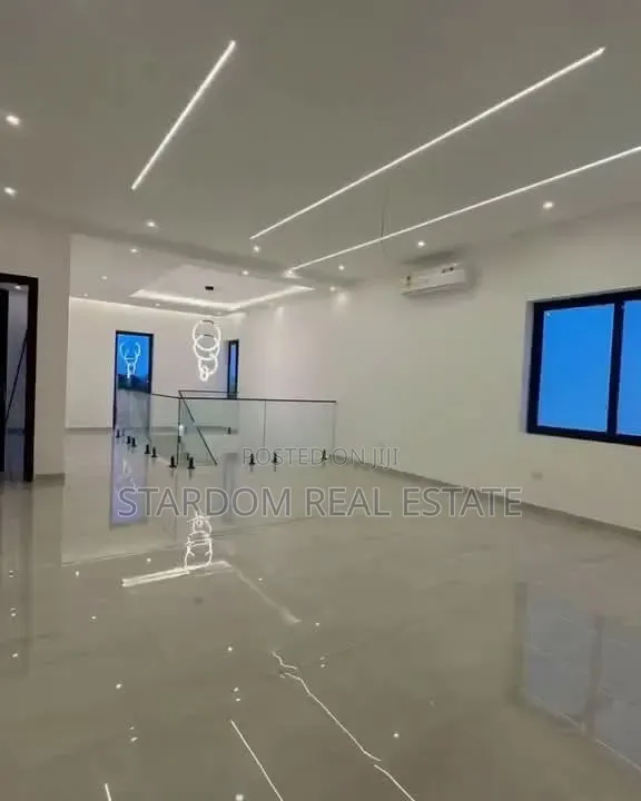 4bdrm Duplex in Sakumono for sale in Sakumono
