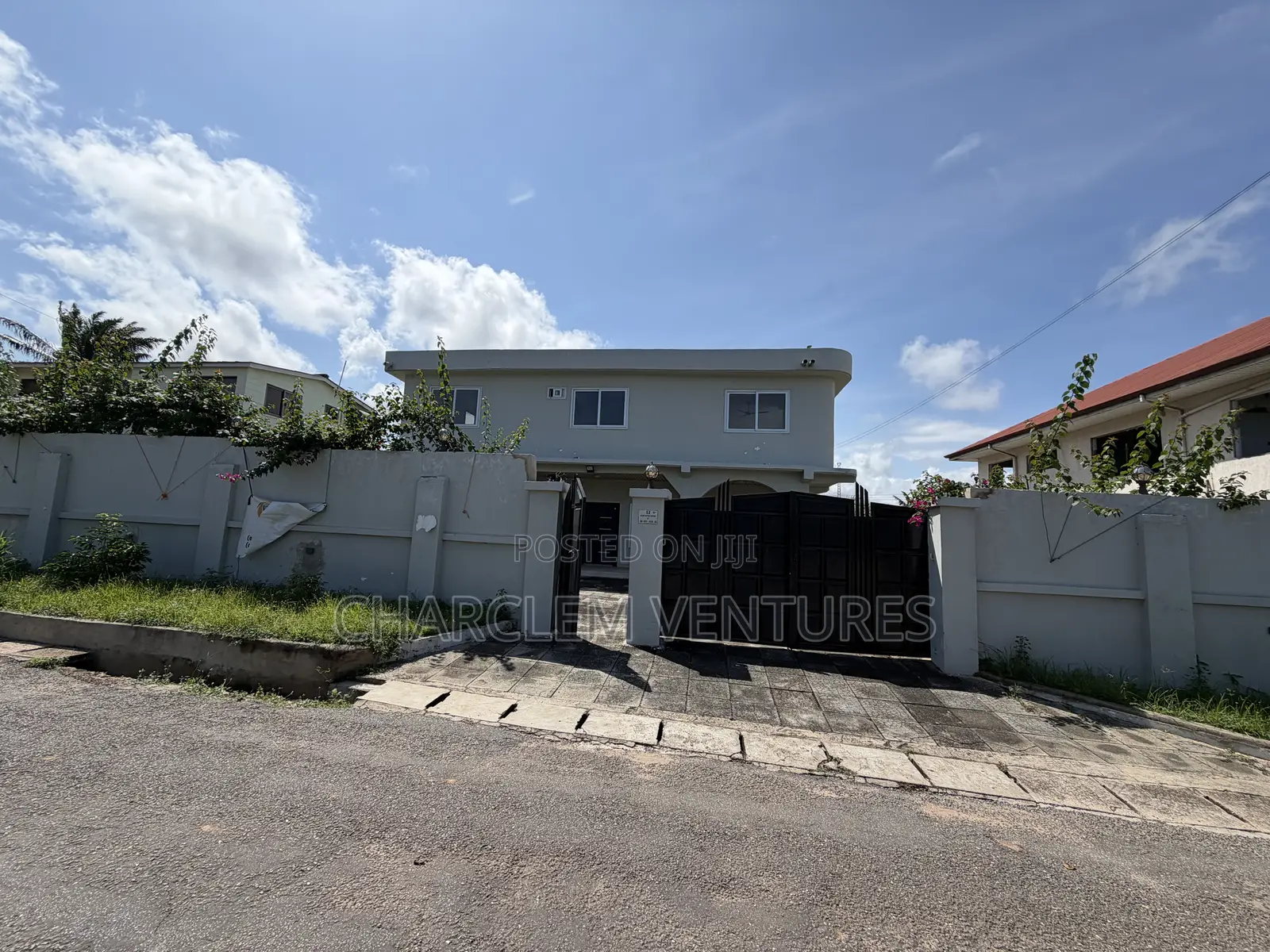 5bdrm House in Charclem Ventures, Osu for sale in Osu