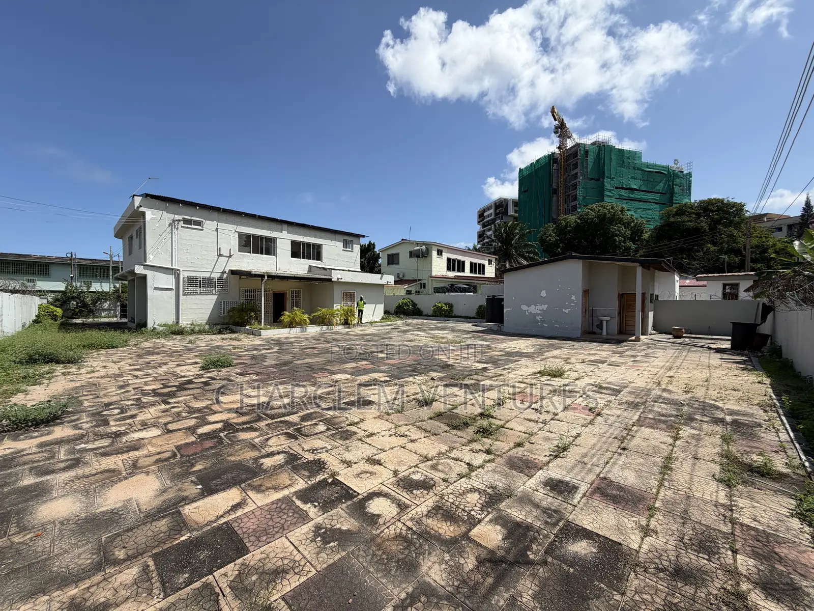 5bdrm House in Charclem Ventures, Osu for sale in Osu